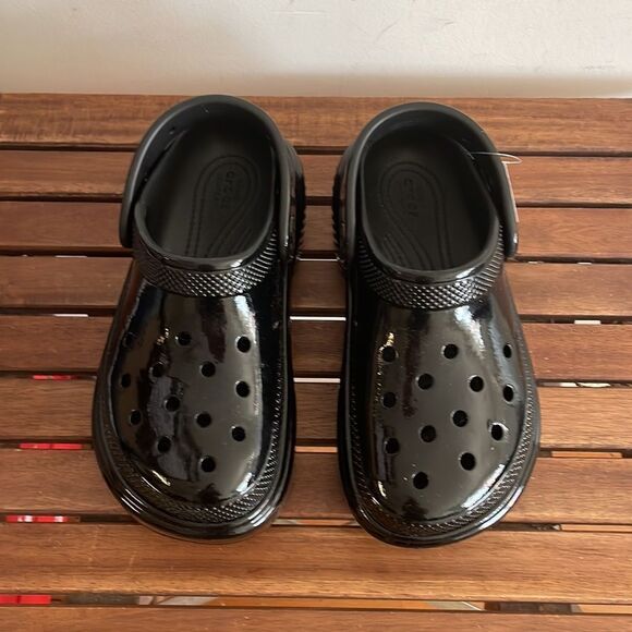 NWT CROCS Stomp High-Shine Platform Clogs Black Women 6 Men 4 - Picture 4 of 10